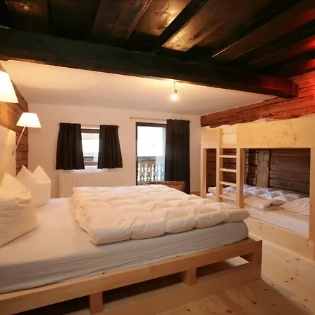 Chalet Farmhouse Höf Taxenbach